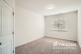 355 Hillgrove Dr in Canton, GA - Building Photo - Building Photo