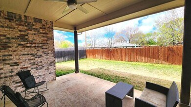 205 Windy Glen Dr in Decatur, TX - Building Photo - Building Photo