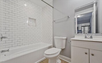 433 Atlantic St SE, Unit 2 in Washington, DC - Foto de edificio - Building Photo