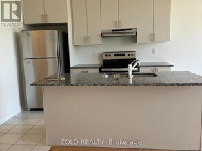 47 Bayardo Dr in Oshawa, ON - Building Photo - Building Photo