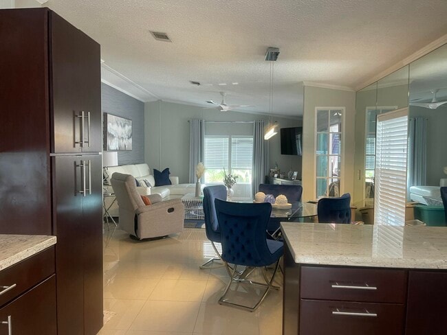 817 Sunglow St in Boynton Beach, FL - Foto de edificio - Building Photo