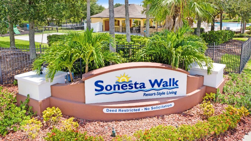1055 Luminary Cir in Melbourne, FL - Building Photo