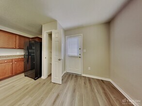 5406 Chase Canyon in San Antonio, TX - Foto de edificio - Building Photo