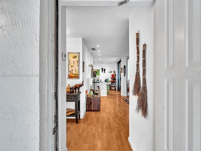 3558 Magellan Cir in Aventura, FL - Building Photo - Building Photo