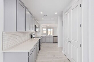 16834 W Hope Dr in Surprise, AZ - Building Photo - Building Photo