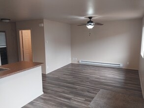 207 4th St SW in Belfield, ND - Foto de edificio - Building Photo