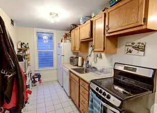 216 Freeman St in Brookline, MA - Building Photo - Building Photo