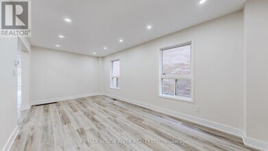 6 Hibbard Dr in Ajax, ON - Building Photo - Building Photo