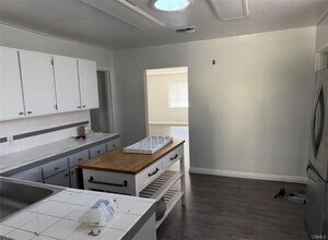 6324 Langdon Ave in Los Angeles, CA - Building Photo - Building Photo