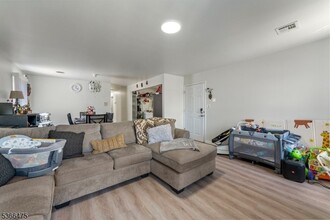 401-403 E Kinney Street Unit in Newark, NJ - Building Photo - Building Photo