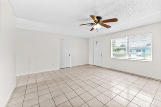 4783 Gulfstream Rd in Lake Worth Beach, FL - Building Photo - Building Photo