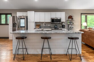 11 Alta Ave in Asheville, NC - Building Photo - Building Photo