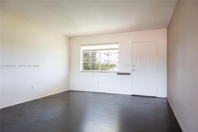 2200 Calais Dr in Miami Beach, FL - Building Photo - Building Photo