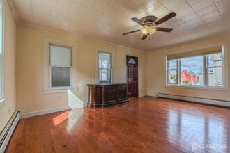 36 Smith St in Sayreville, NJ - Building Photo - Building Photo