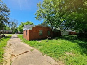 216 Truett Dr in Montgomery, AL - Foto de edificio - Building Photo