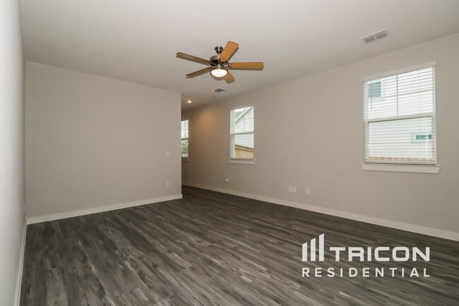 605 Raglands Rd in Leander, TX - Building Photo - Building Photo