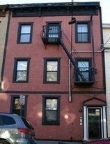 384 Palisade Ave in Jersey City, NJ - Building Photo