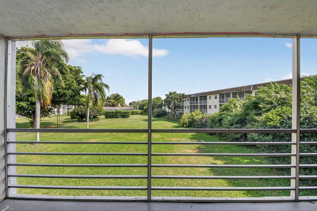 2200 Springdale Blvd in Palm Springs, FL - Building Photo