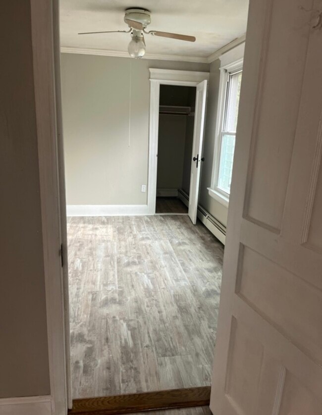 182 Jersey St, Unit 2 in Waterbury, CT - Foto de edificio - Building Photo