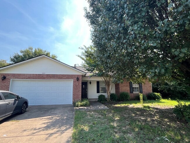 property at 2005 S Tampa Ave