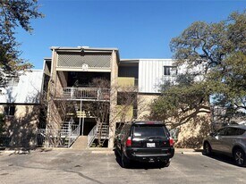 620 S 1st St in Austin, TX - Building Photo