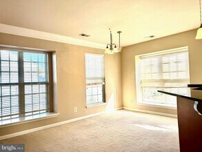 2305 Village Crossing Rd in Falls Church, VA - Building Photo - Building Photo