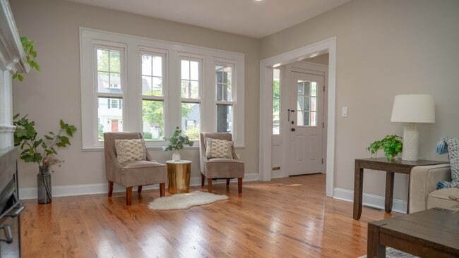 736 Haxtun Ave in Orange, NJ - Building Photo - Building Photo