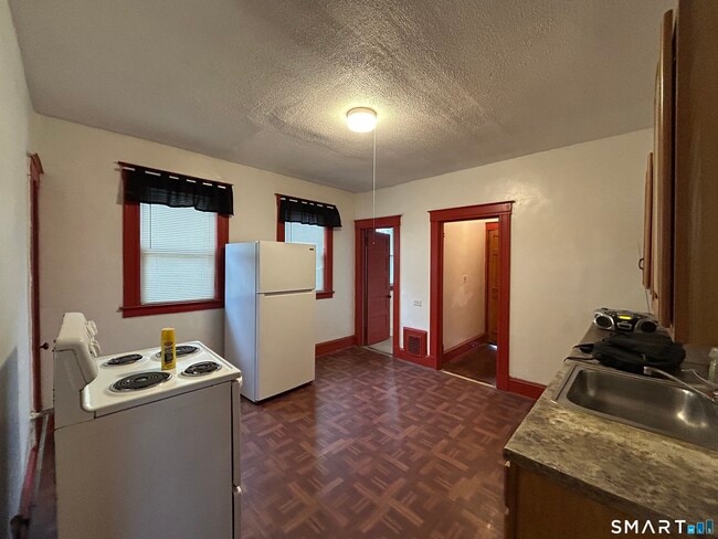 40 Cabot St in Hartford, CT - Building Photo - Building Photo