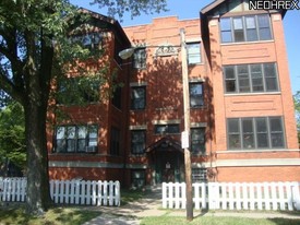 1466 W 81st St Apartamentos