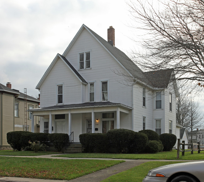 1127 Buckland Ave in Fremont, OH - Building Photo - Building Photo