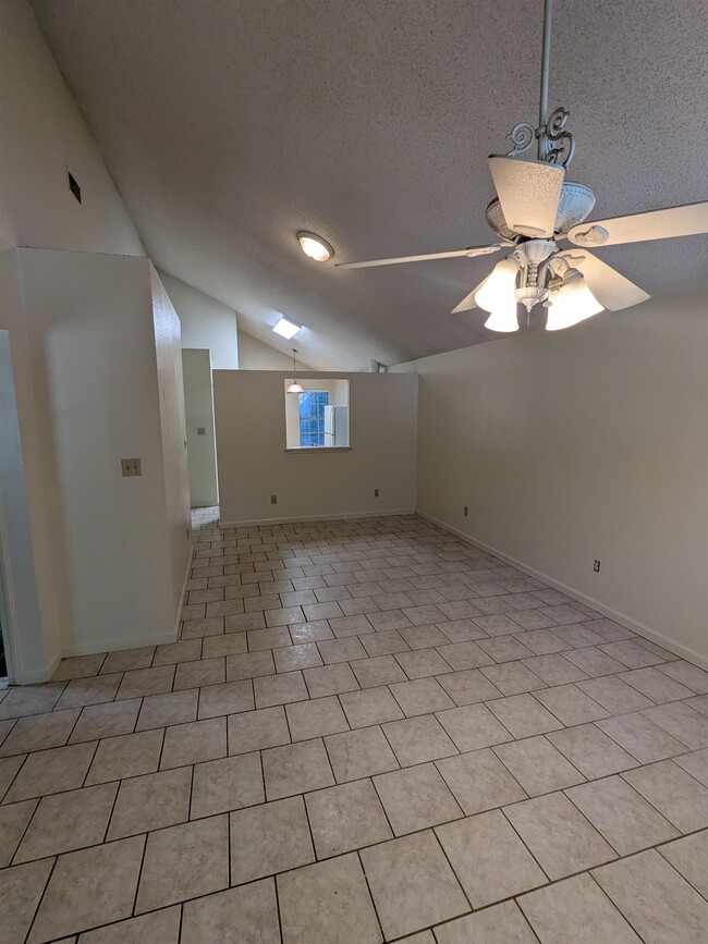 2756 Oak Park Ct in Tallahassee, FL - Building Photo - Building Photo