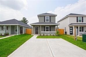 16722 N Marie Vlg Dr in Conroe, TX - Building Photo