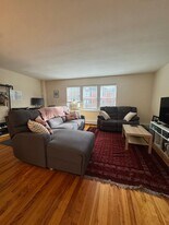 31 Hammond Pond Pky in Newton, MA - Building Photo