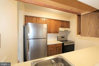 4812 Ravens Crest Dr in Plainsboro, NJ - Building Photo - Building Photo