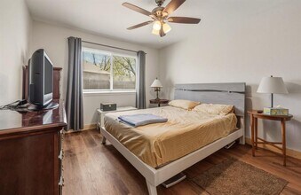 513 Texas Ave in Round Rock, TX - Building Photo - Building Photo