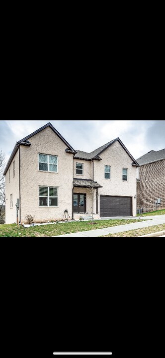 261 Blackpool Drive in Antioch, TN - Building Photo