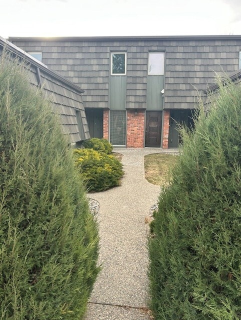 property at 1008 Poly Dr