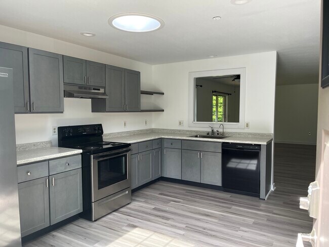 42 Destinee Ln, Unit Unit A in Naples, ME - Building Photo - Building Photo