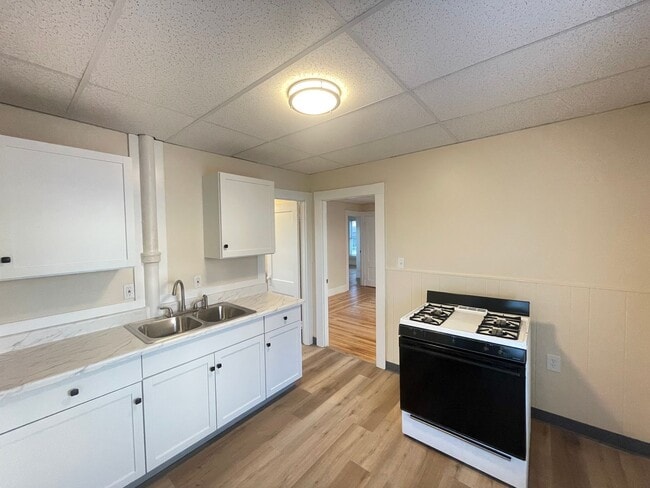 343 Hanover St in Manchester, NH - Building Photo - Building Photo