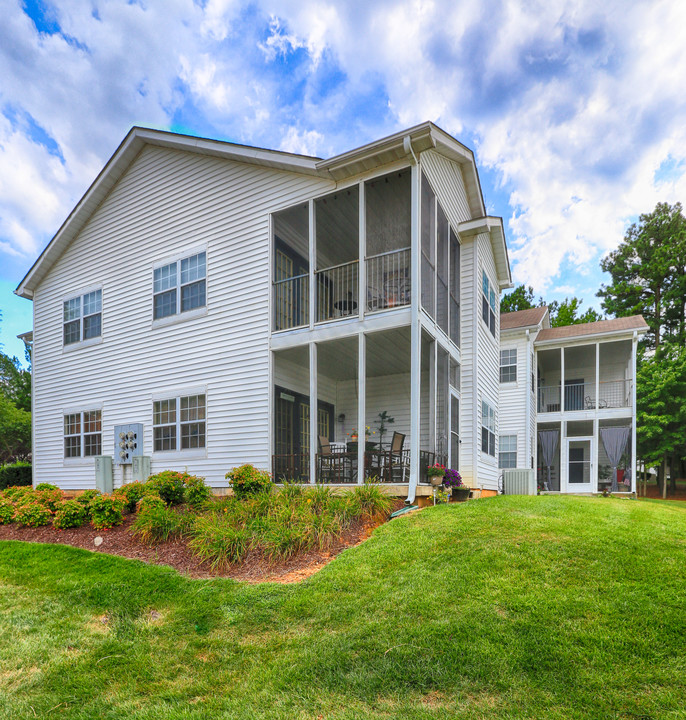 Avalon Peaks in Apex, NC - Foto de edificio