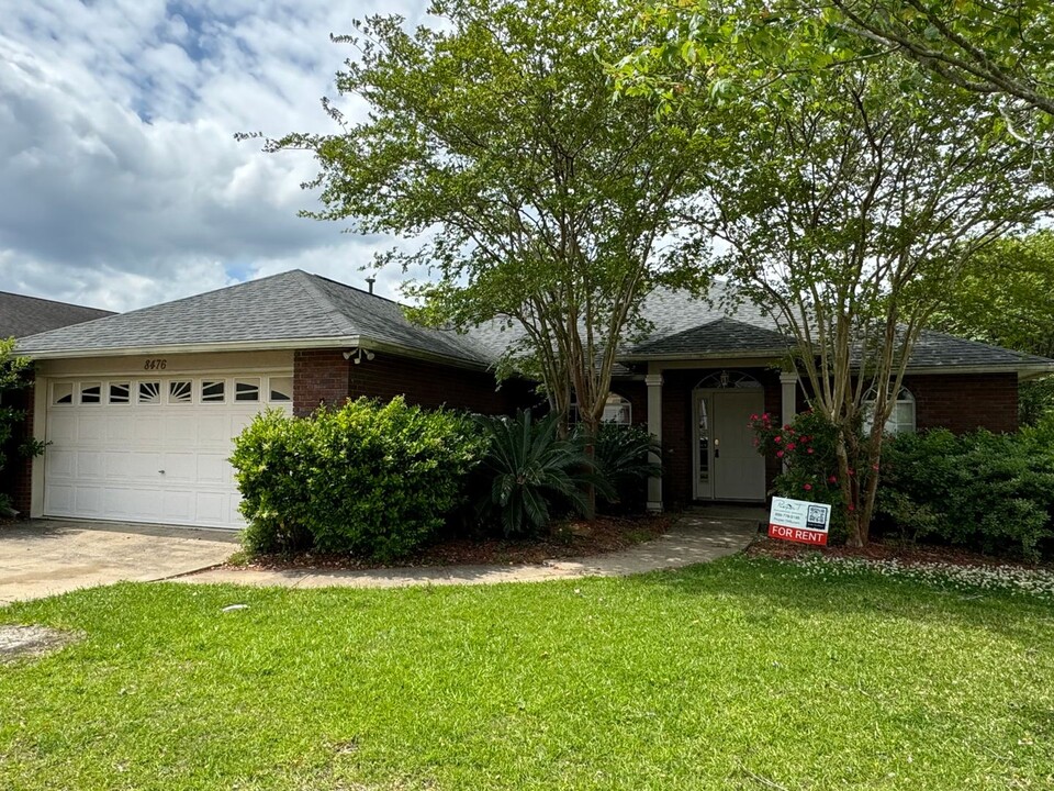 8476 Hannary Dr in Tallahassee, FL - Building Photo