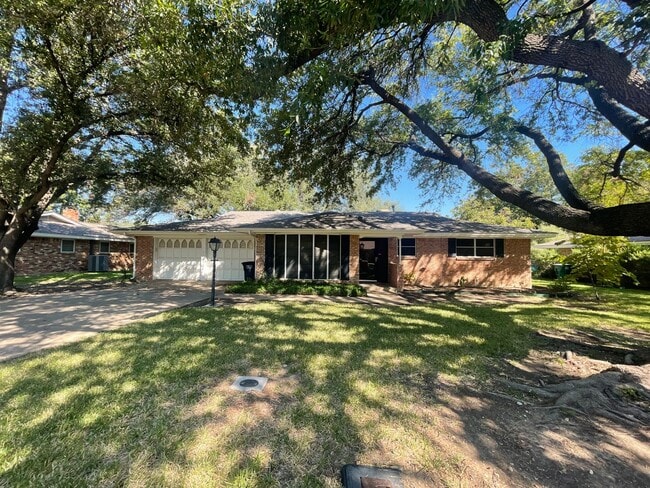 3732 Minot Ave