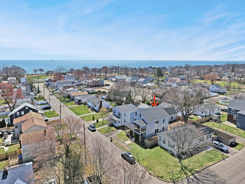44 George St, Unit A in East Haven, CT - Foto de edificio