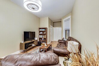 1128 W Armitage Ave in Chicago, IL - Building Photo - Building Photo
