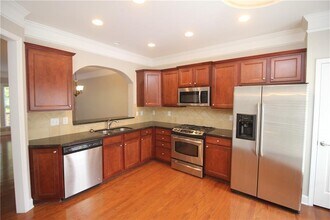 2132 Weldonberry Dr in Atlanta, GA - Building Photo - Building Photo