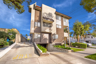 115 W Cypress St in Glendale, CA - Foto de edificio - Building Photo