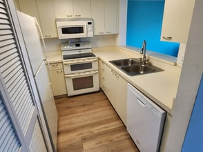 7406 Lake Breeze Dr in Ft. Myers, FL - Building Photo - Building Photo