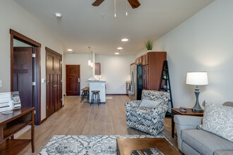 Trails Edge Apartments in West Bend, WI - Building Photo - Interior Photo