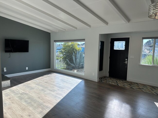 1801 Hemlock Ave in San Mateo, CA - Building Photo - Building Photo