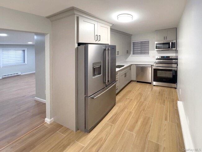 property at 224 Fox Run Ln